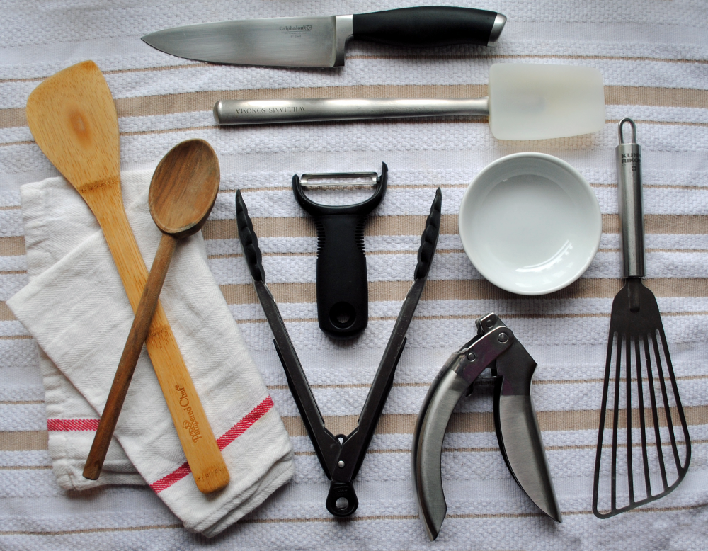 10 Essential Kitchen Tools for Beginner Cooks