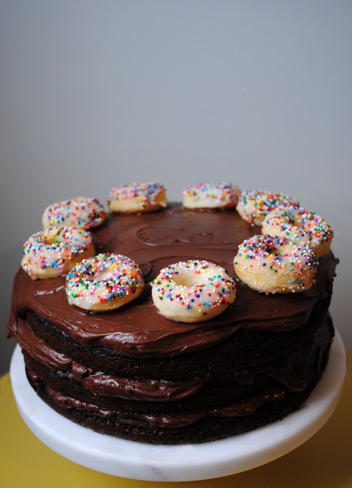 mini-donut-cake-5