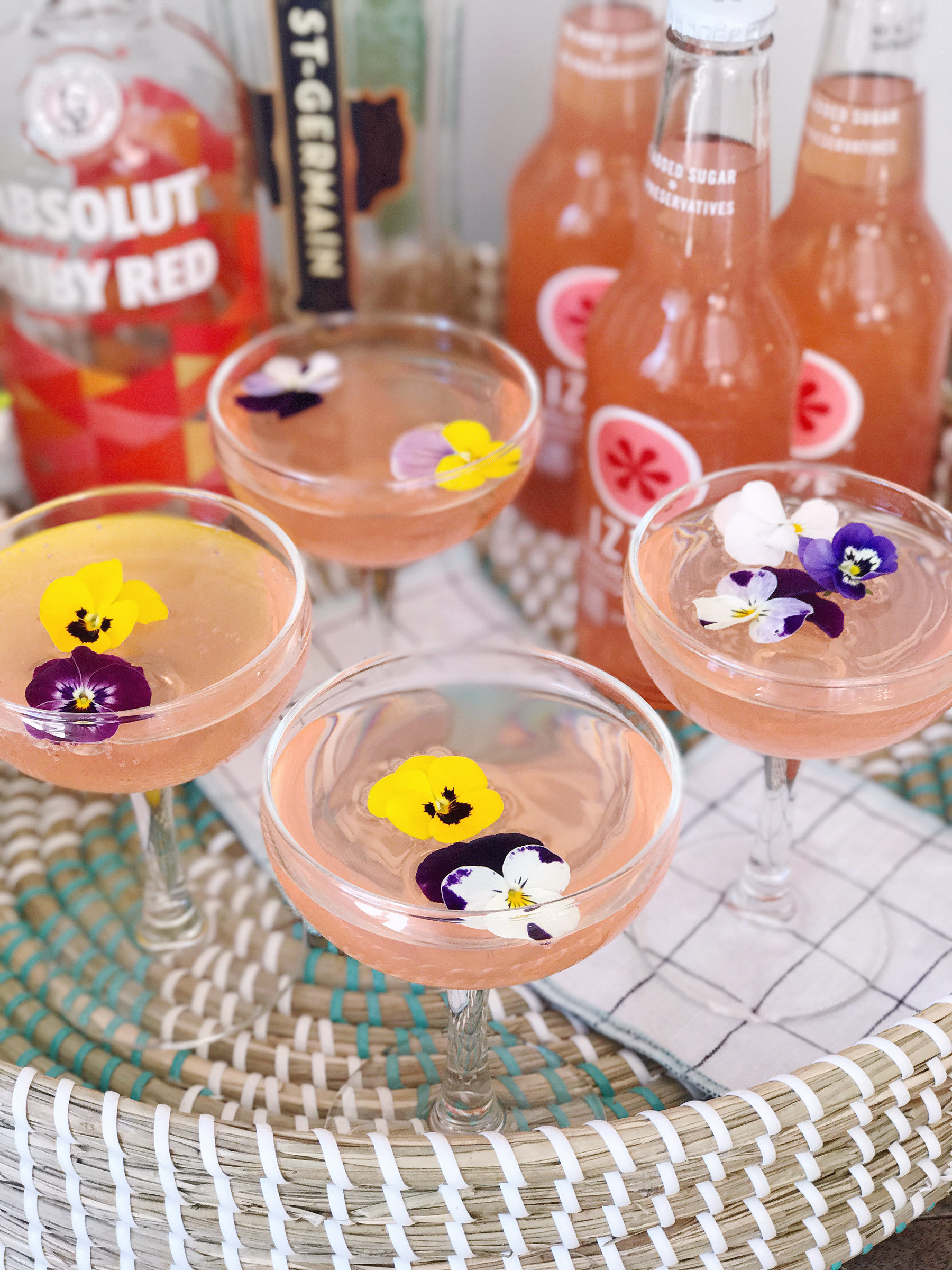 Drinks & Cocktails with Edible Flower