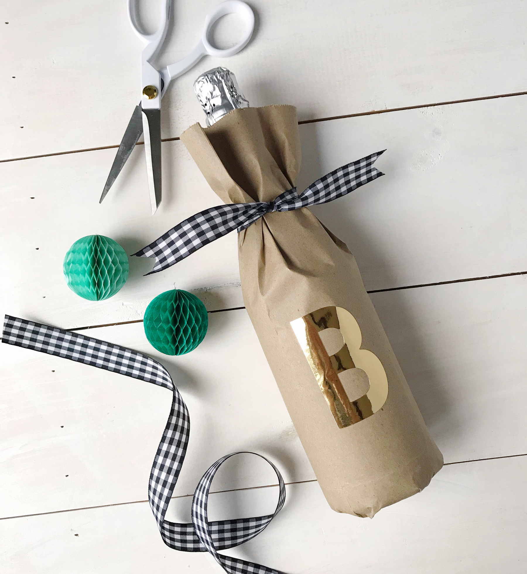 DIY Wine Wrapping Paper