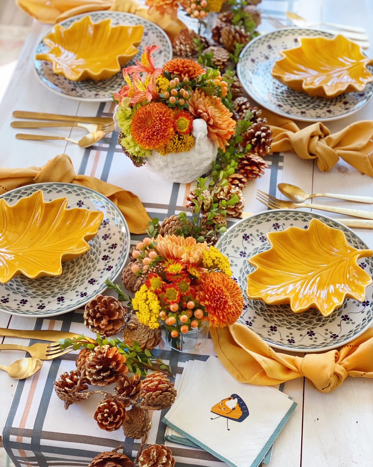 Fall Harvest Thanksgiving Tablescape. - DomestikatedLife